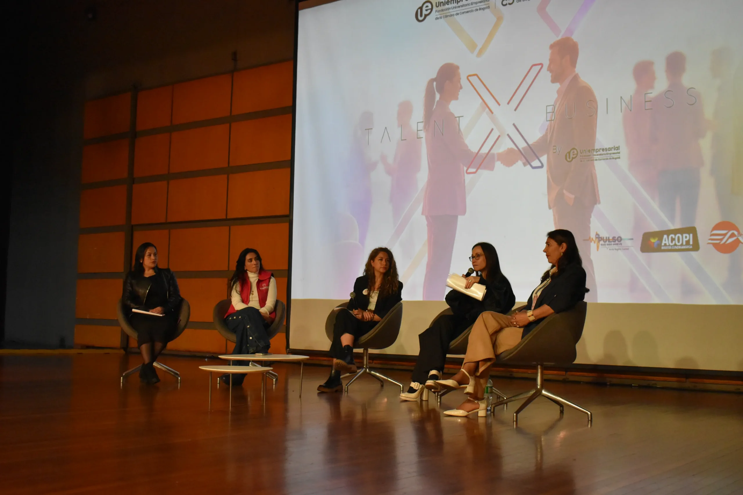 Panel sobre inclusión y oportunidades para el primer empleo